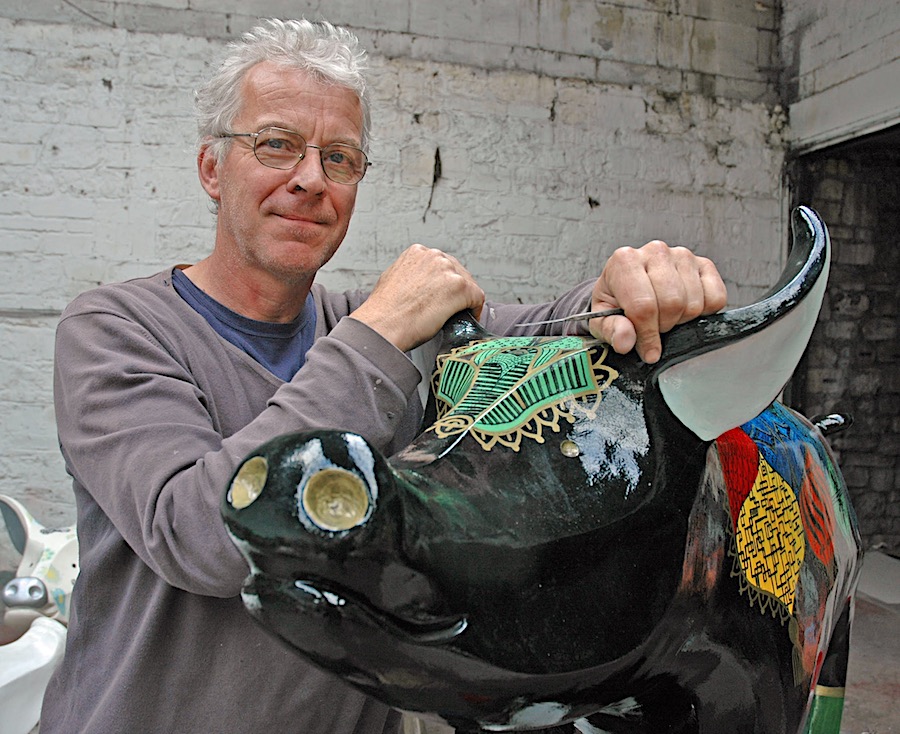 Sculptor of the Pigs, Lions and Owls – Alan Dun